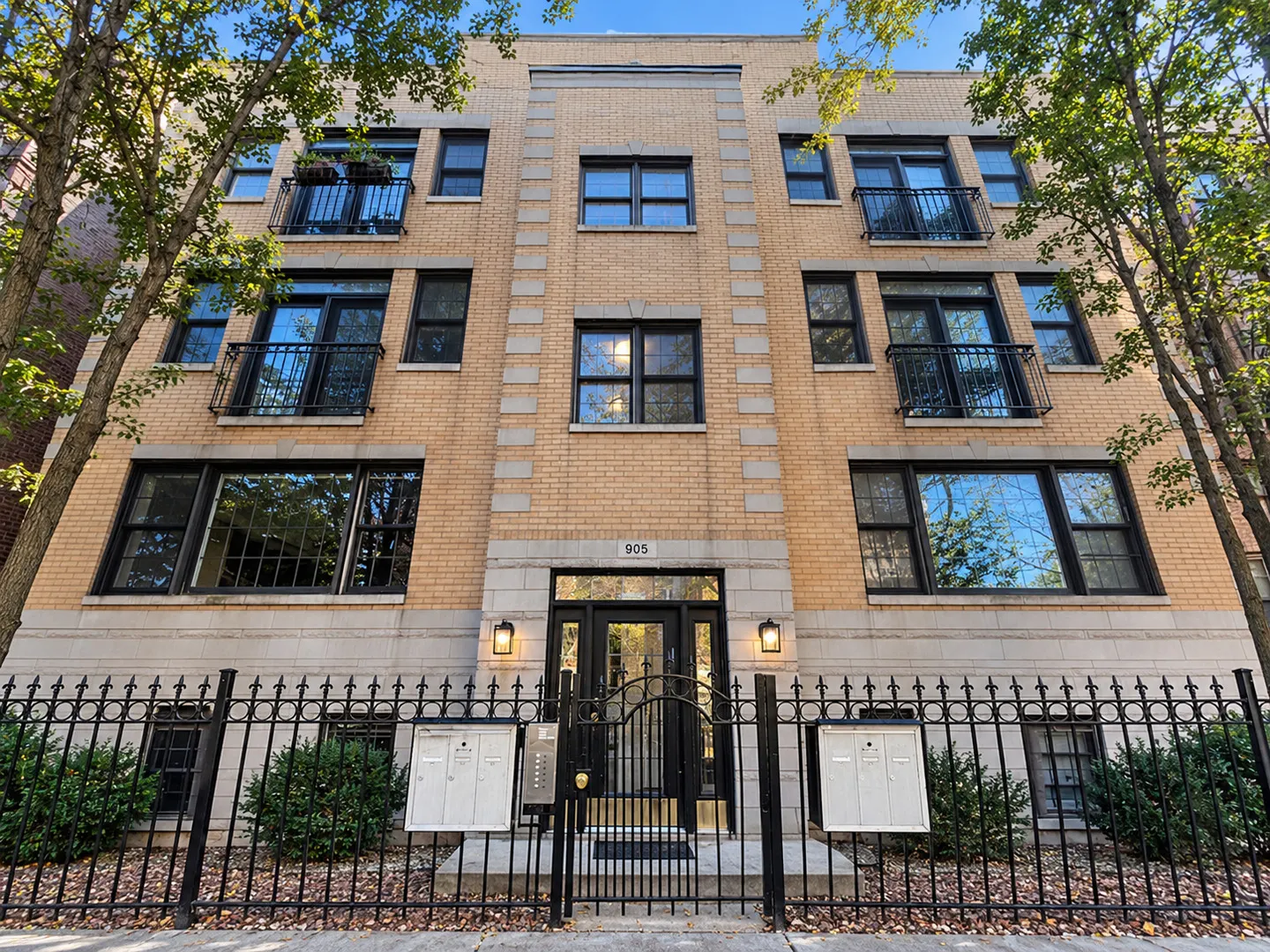905 W Lawrence Avenue IL #1E