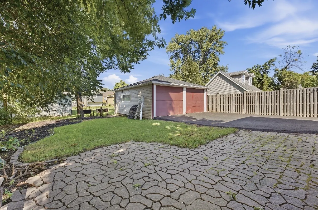 9 Ridge Road IL
