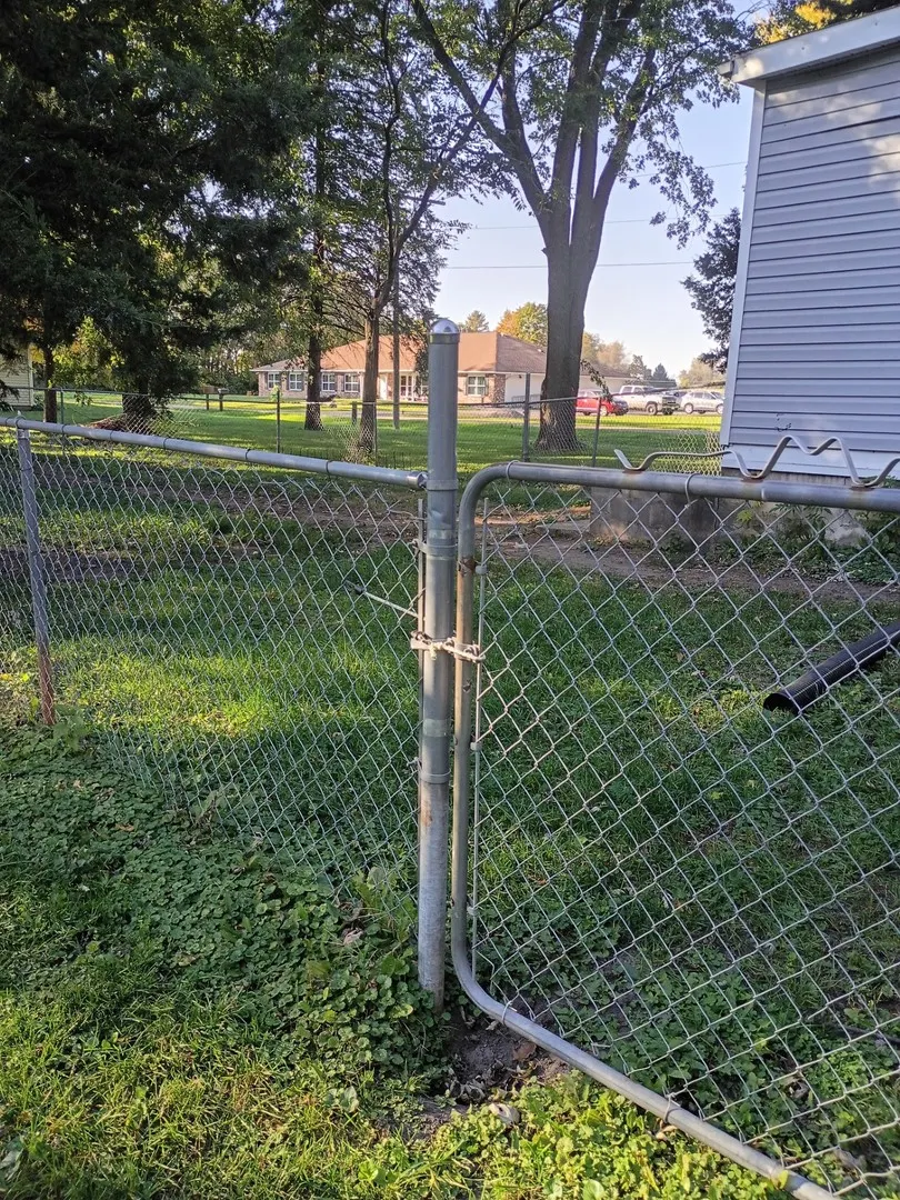 117 W Hawley Street IL