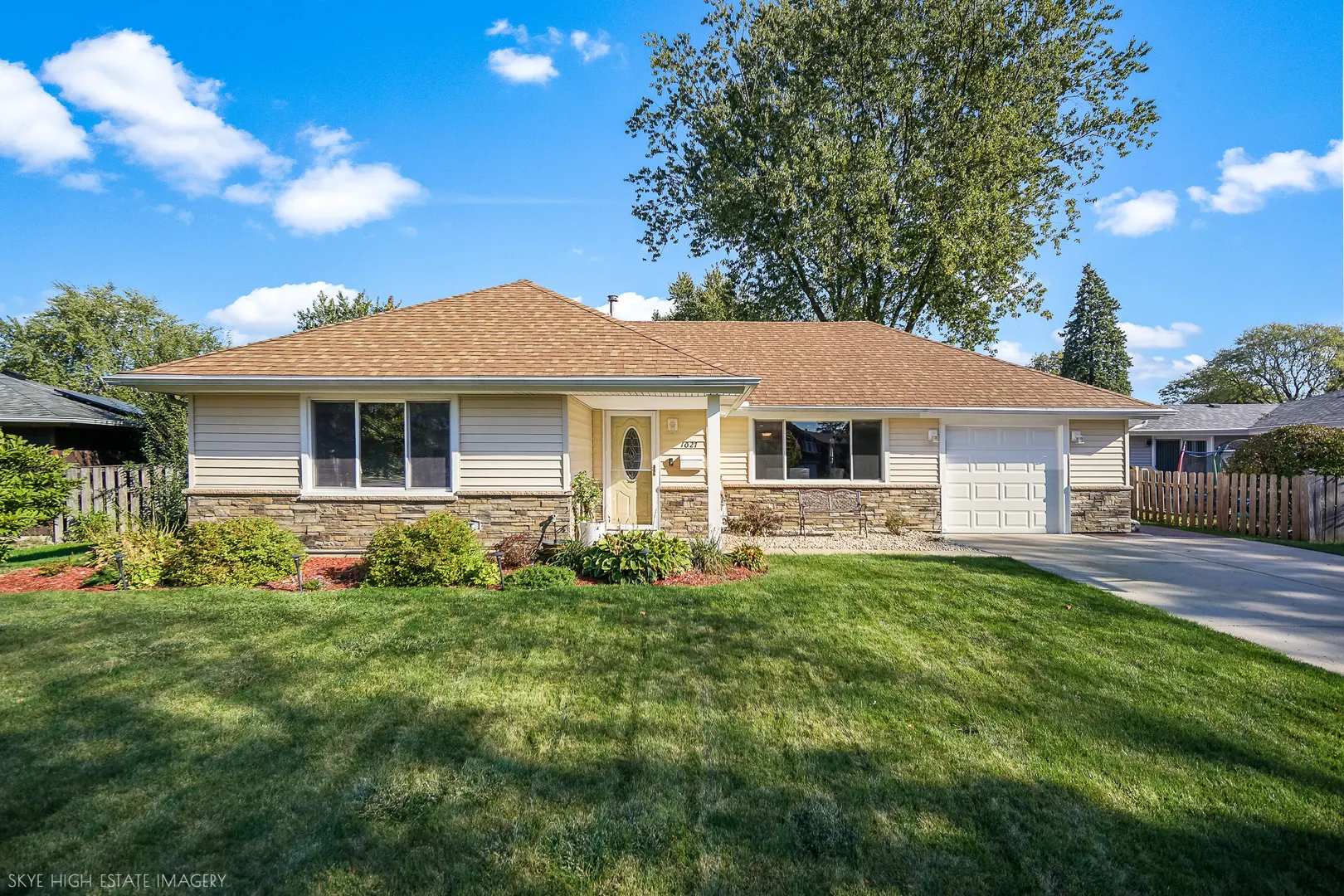 1027 Country Club Lane IL