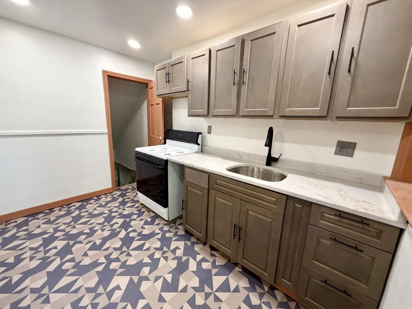 1613 Green Street IL #1613