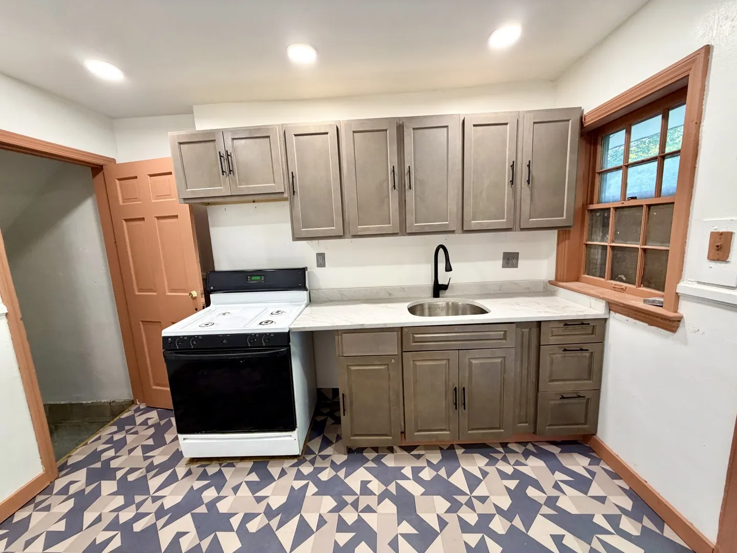 1613 Green Street IL #1613