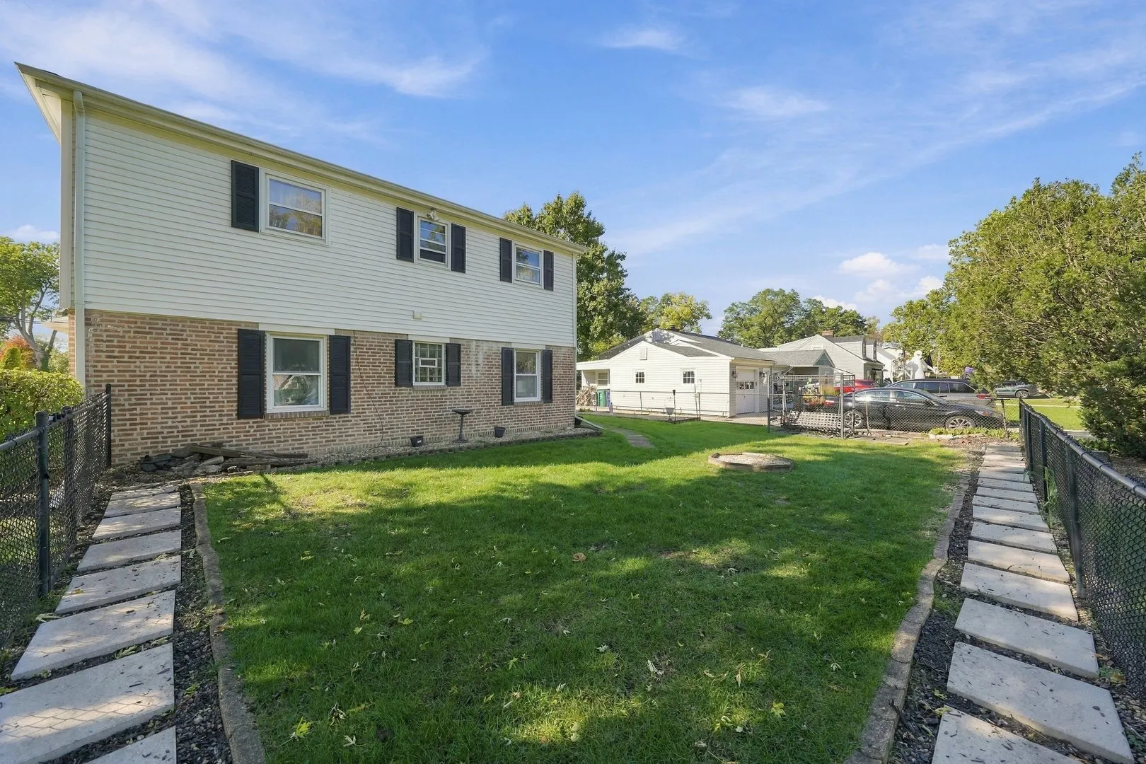620 E MAPLE Street IL