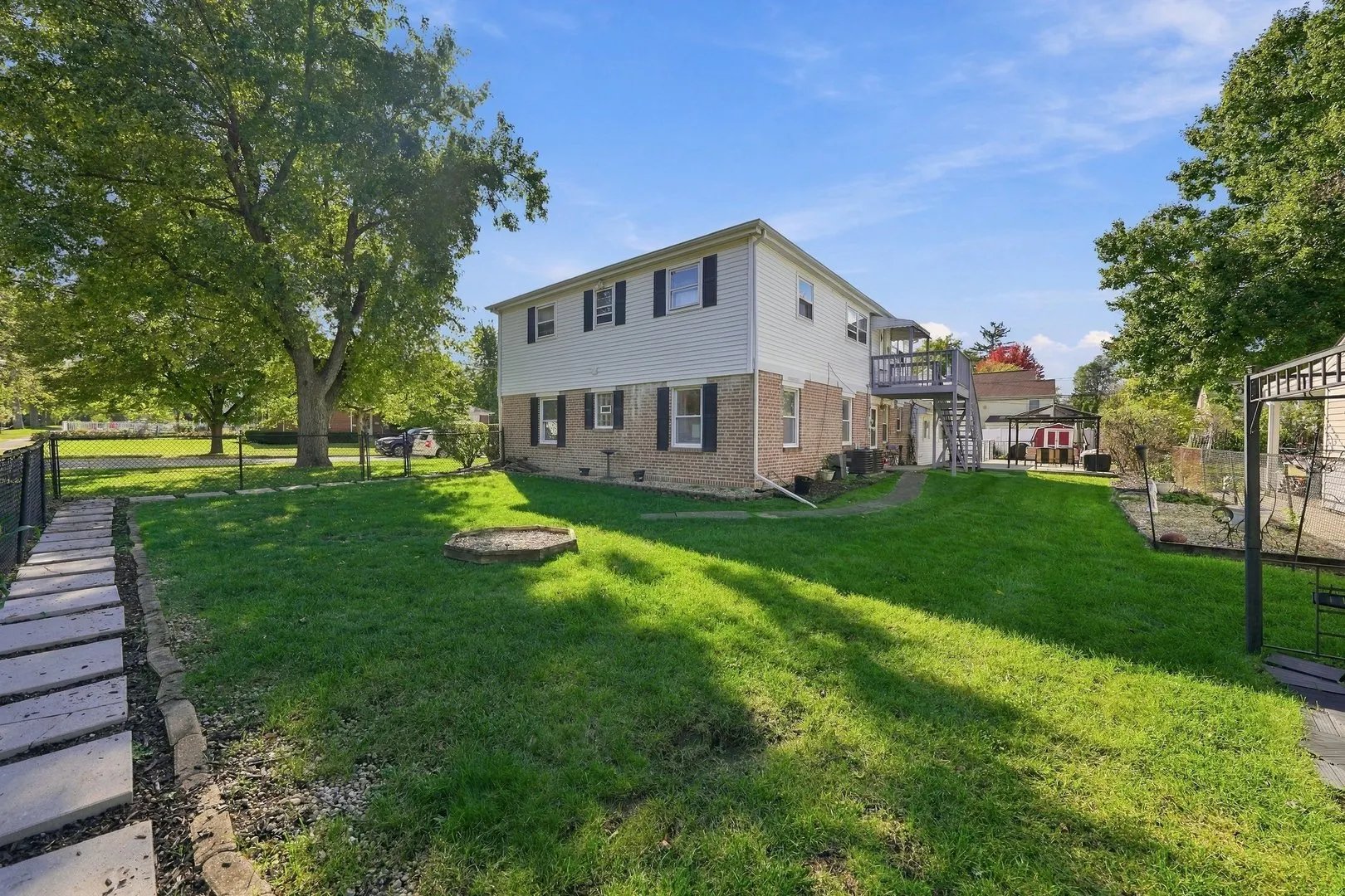 620 E MAPLE Street IL