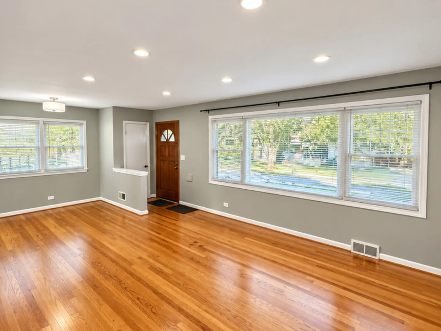 4408 N Redwood Drive IL