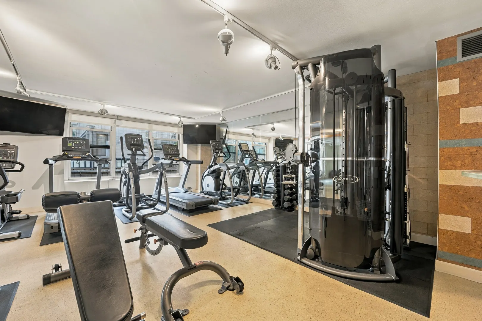 777 N MICHIGAN Avenue IL #2900-02