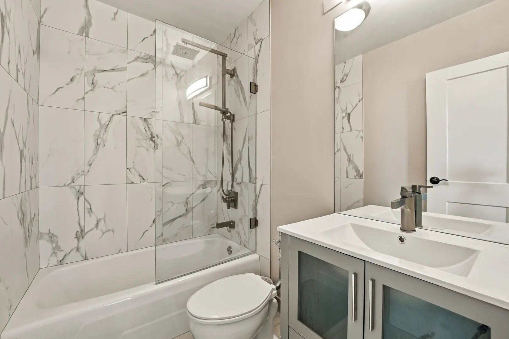 777 N MICHIGAN Avenue IL #2900-02
