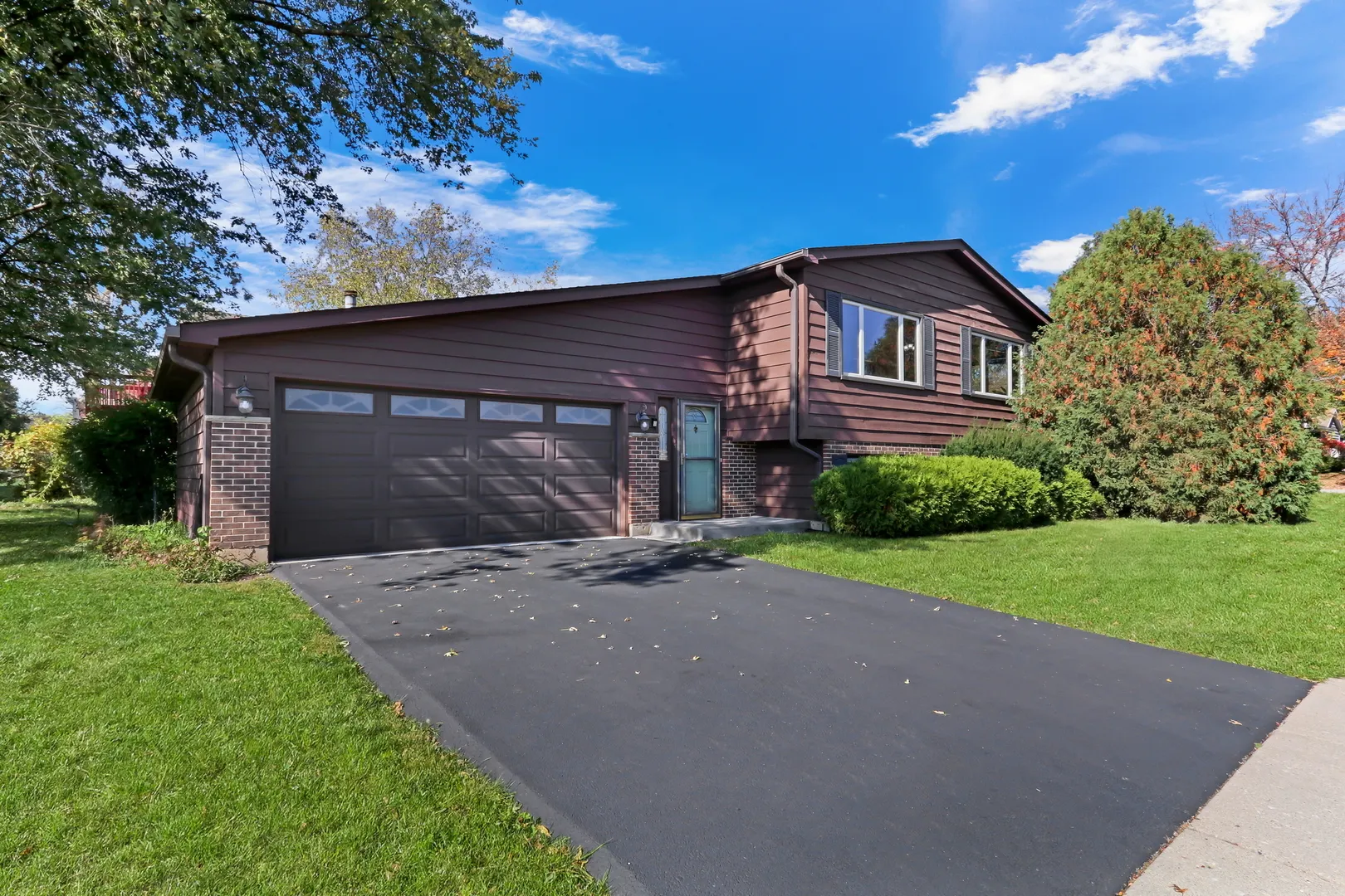 3320 Burr Oak Drive IL