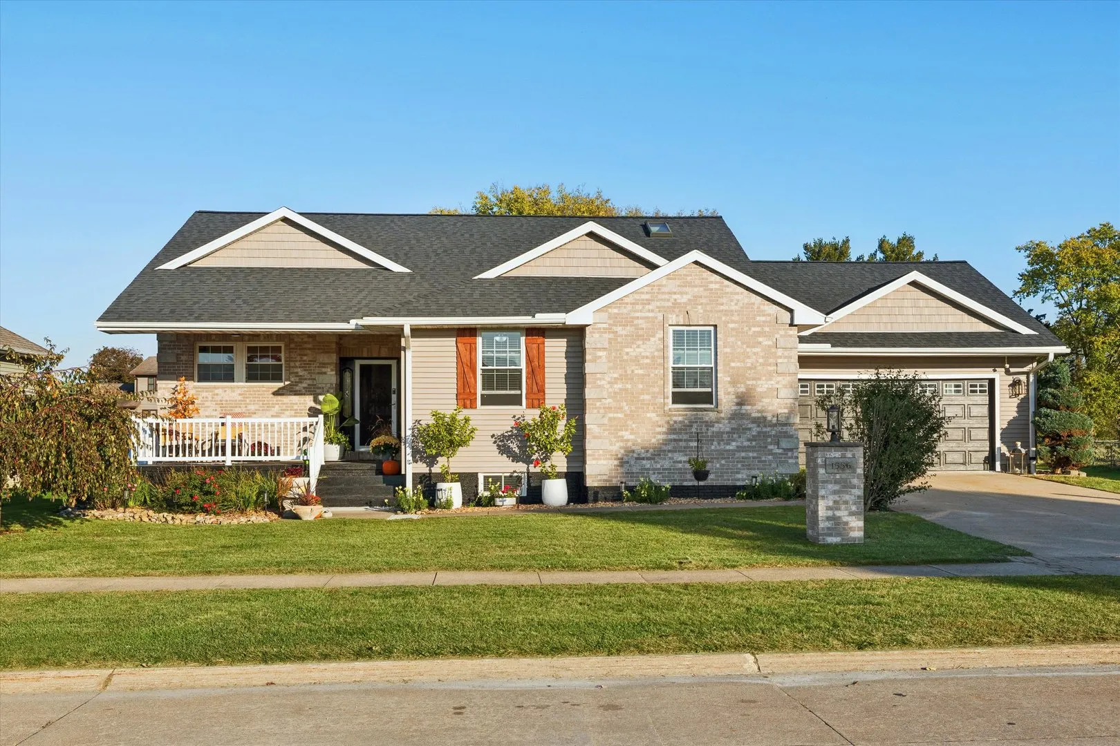 1556 4th Avenue IA
