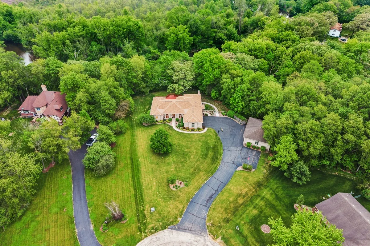8811 Ryan Court IL