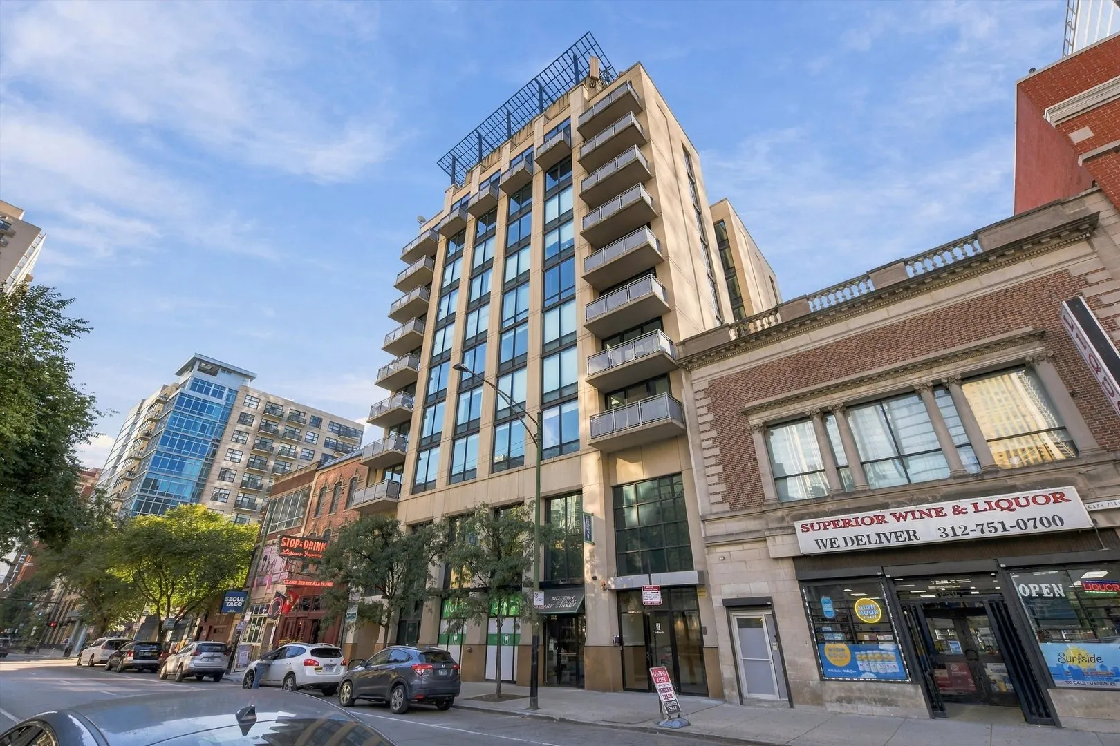 744 N Clark Street IL #301