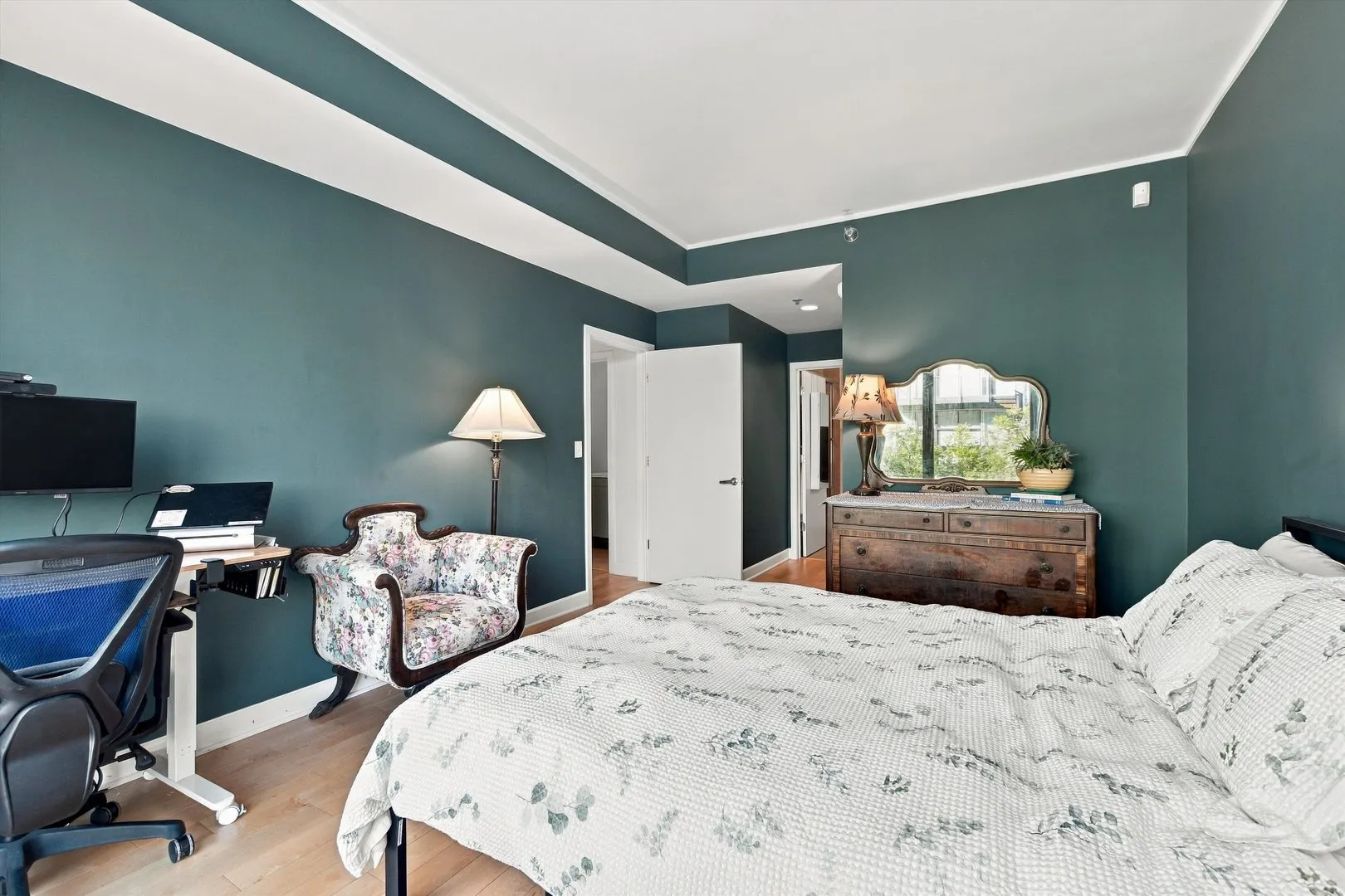 744 N Clark Street IL #301