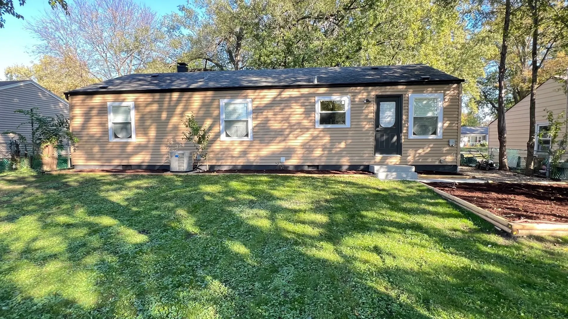 526 Crest Street IL