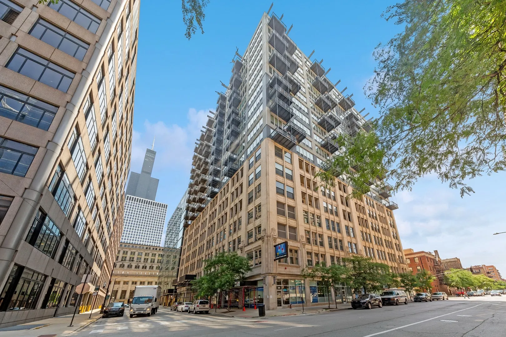 565 W Quincy Street IL #1216