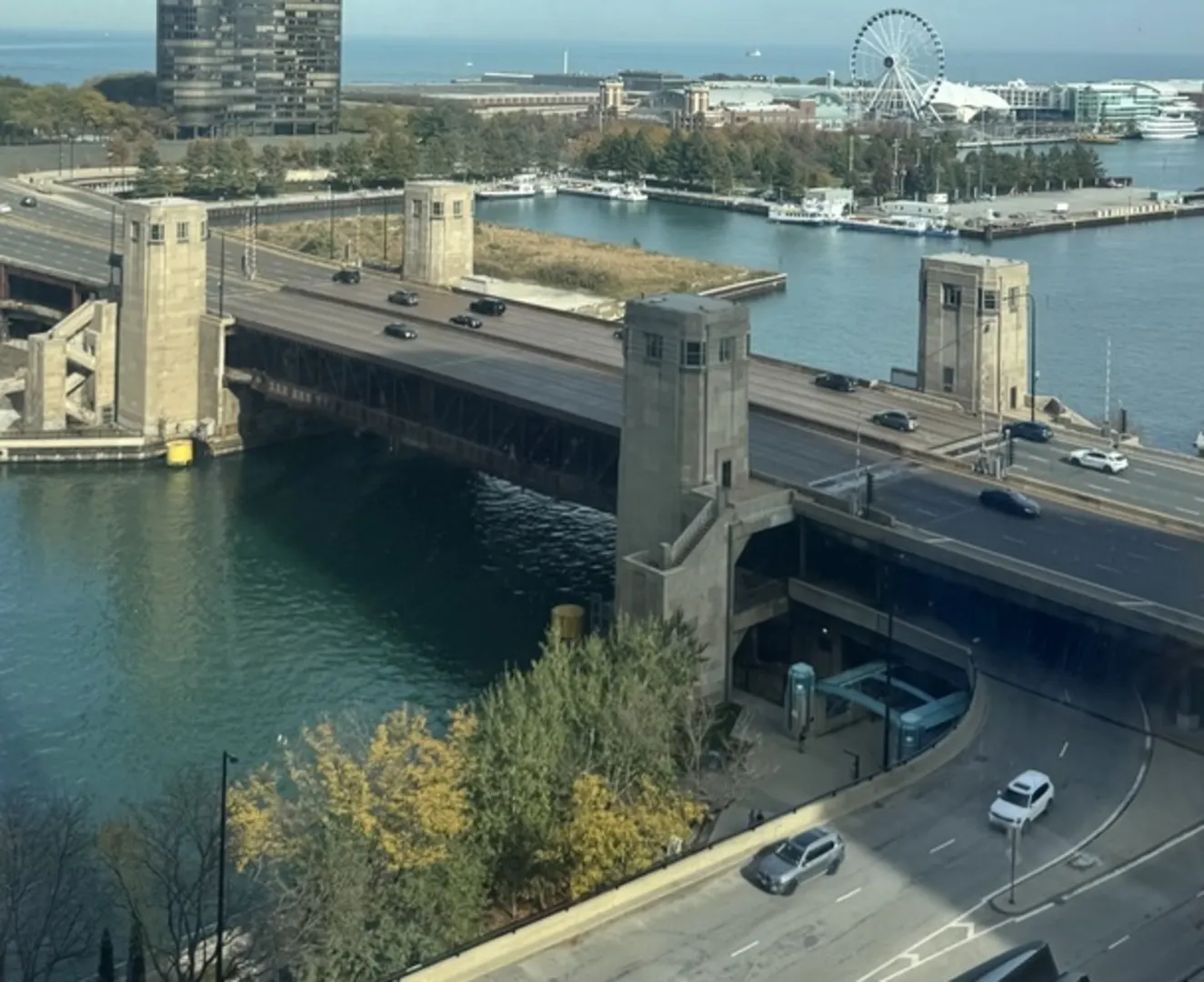 450 E WATERSIDE Drive IL #1001