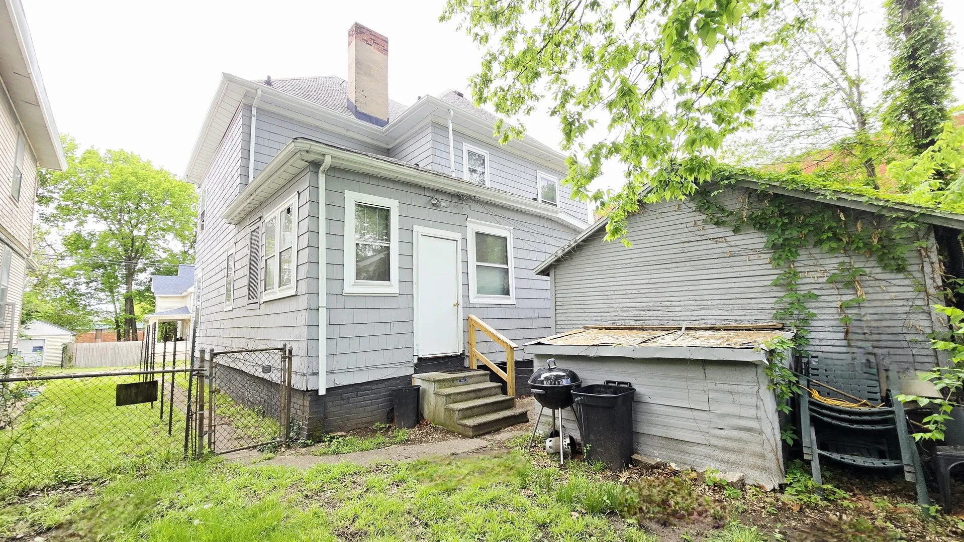 413 W Columbia Terrace IL