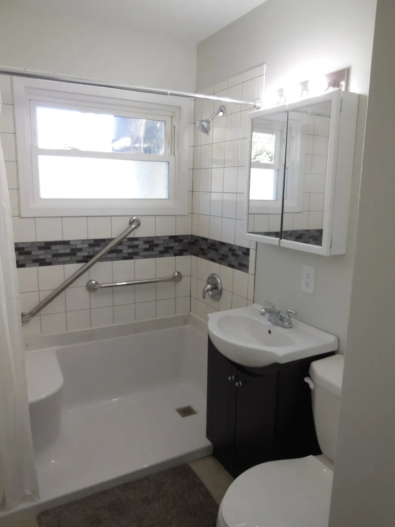 501 W 20th Street IL