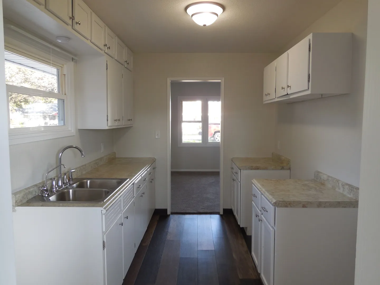 501 W 20th Street IL