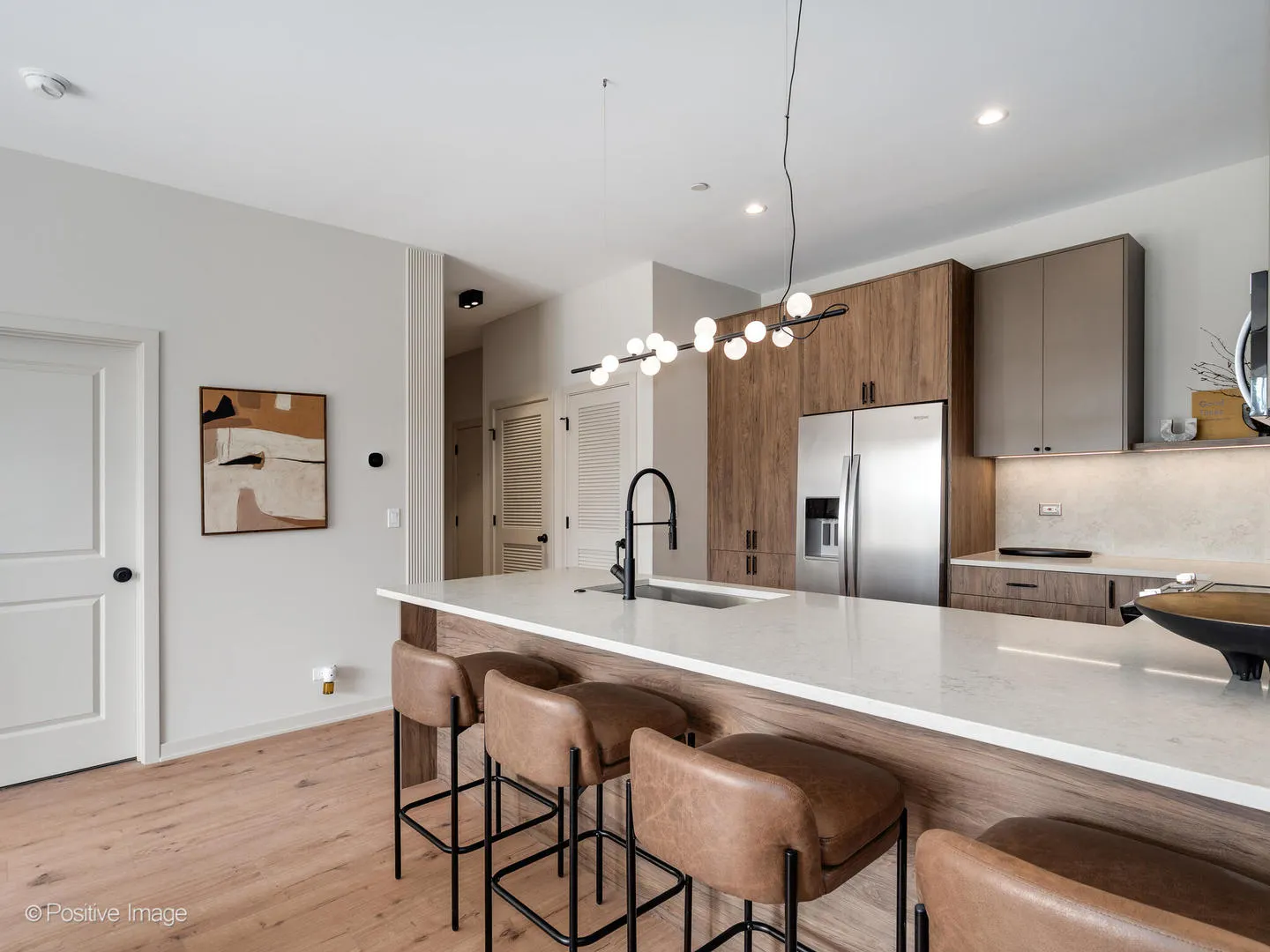 1235 N ASHLAND Avenue IL #502
