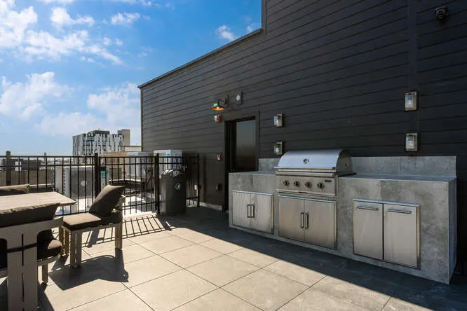 1235 N ASHLAND Avenue IL #502