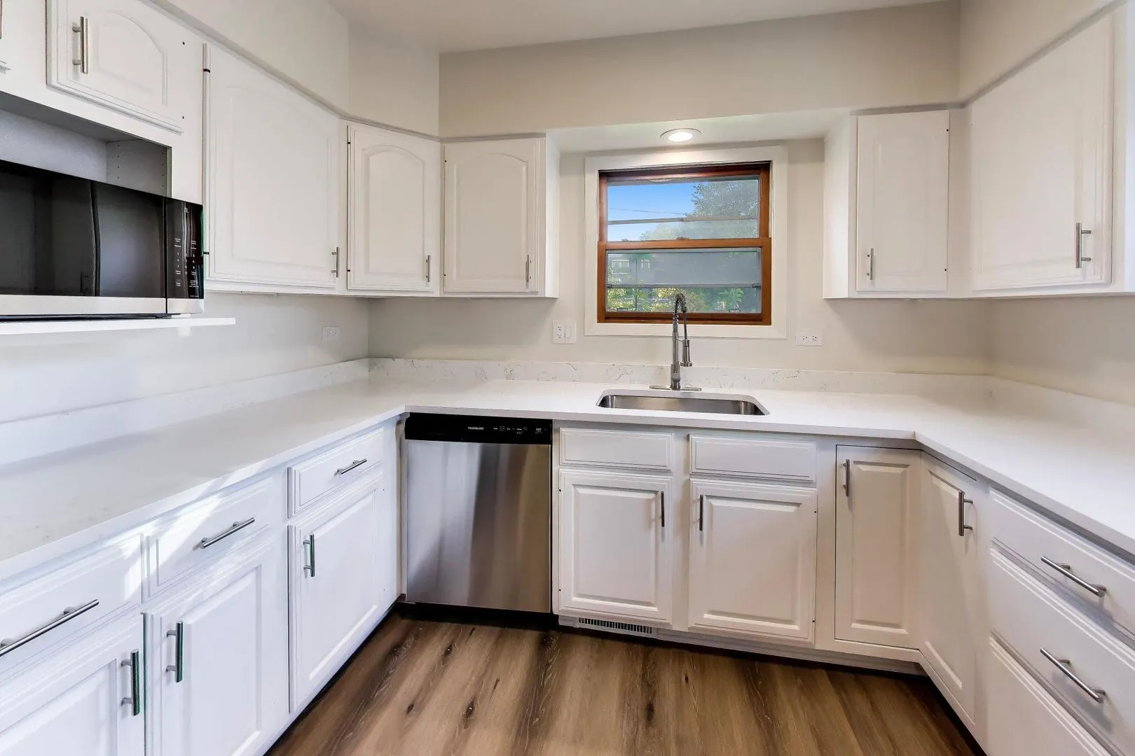 225 S Aldine Avenue IL
