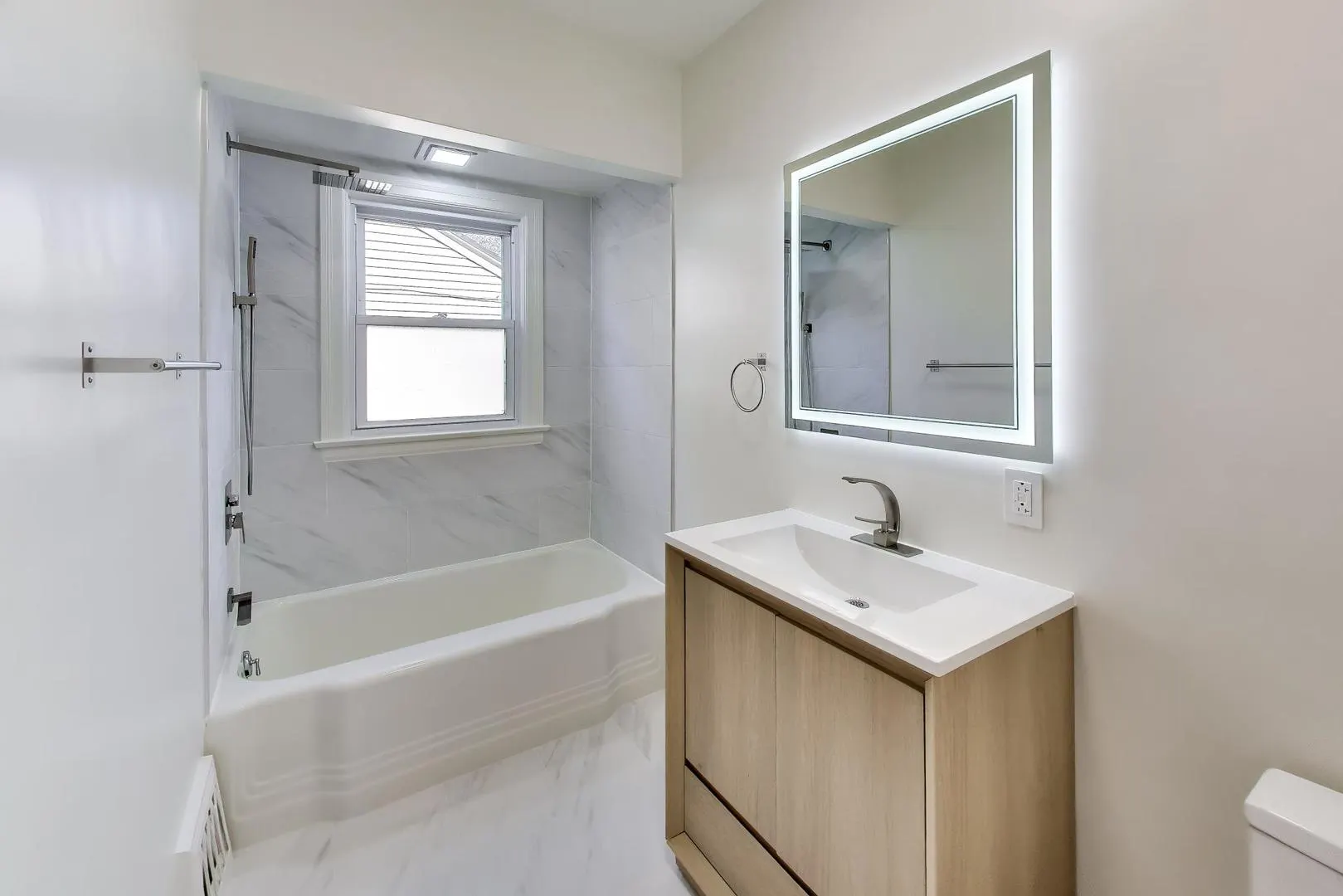 225 S Aldine Avenue IL