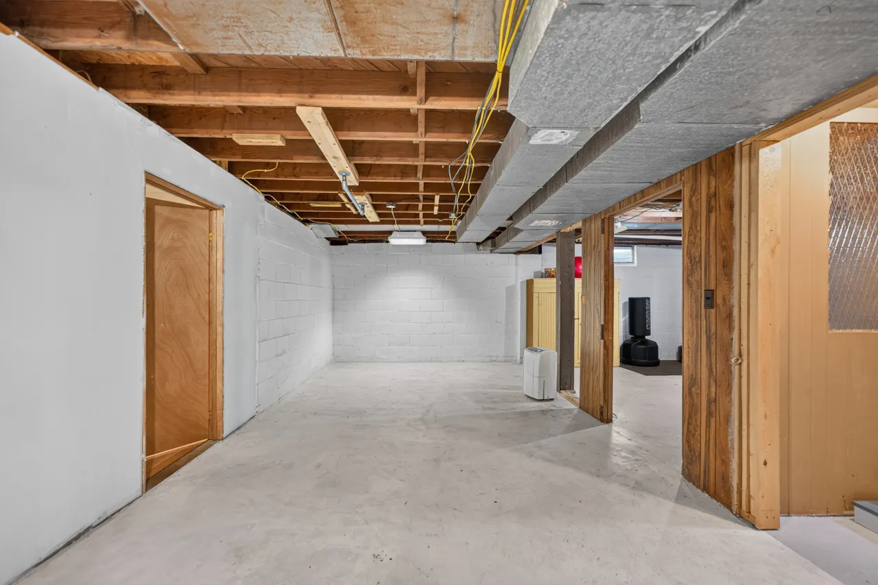 803 E State Street IL