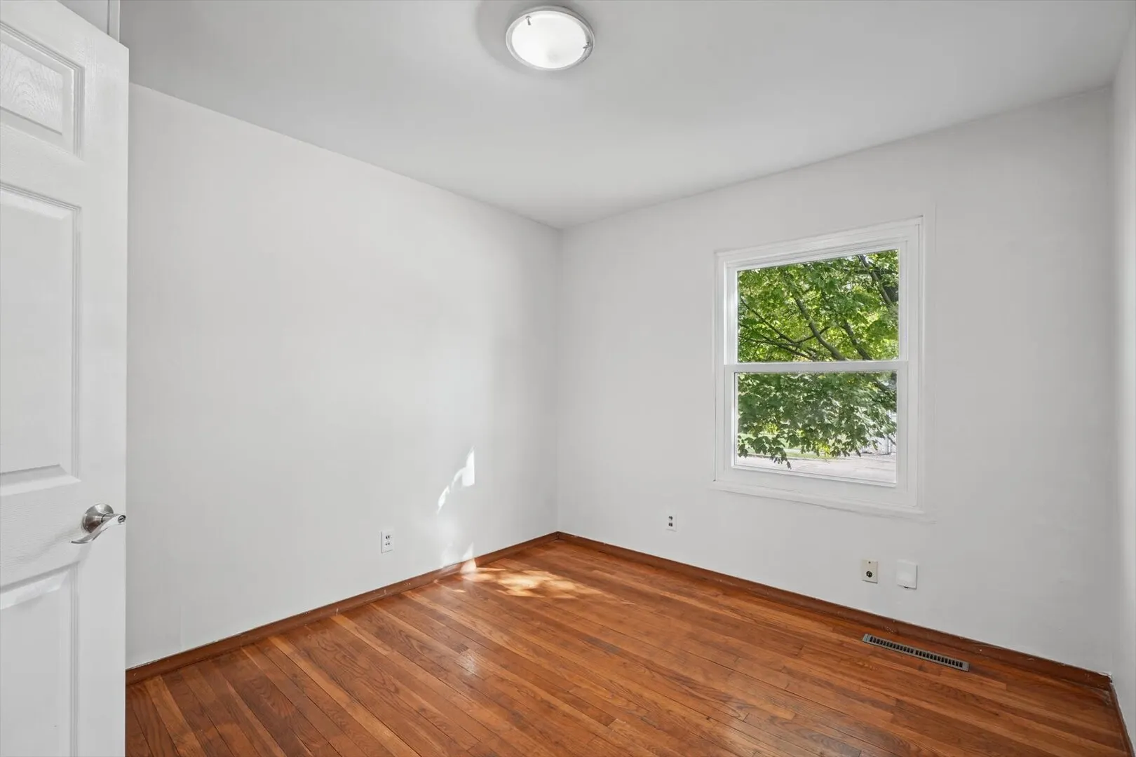 1513 Kenwood Road IL