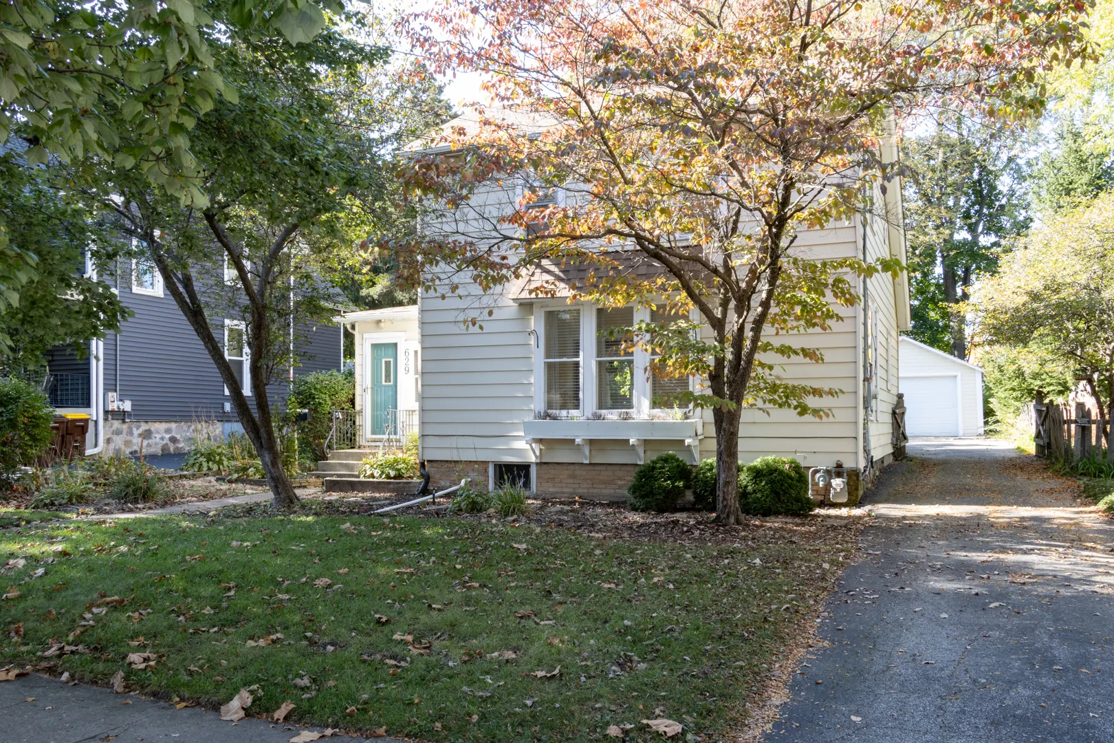 629 N Madison Street IL