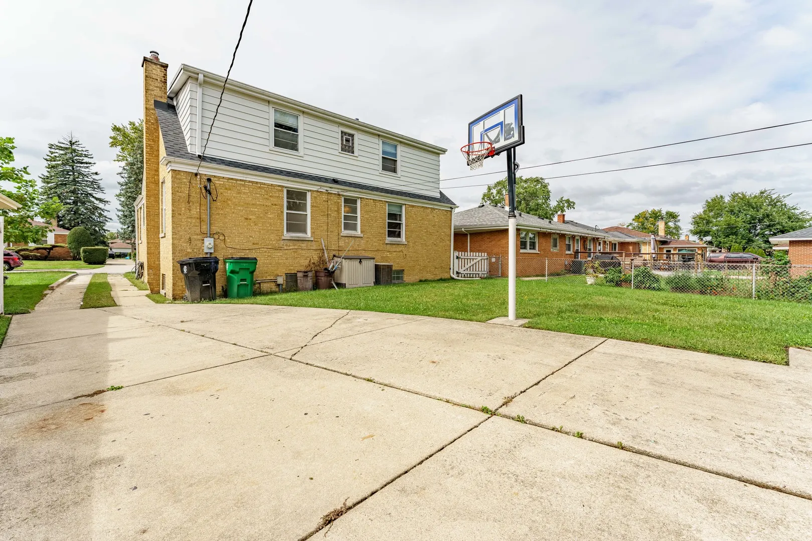 1635 Downing Avenue IL