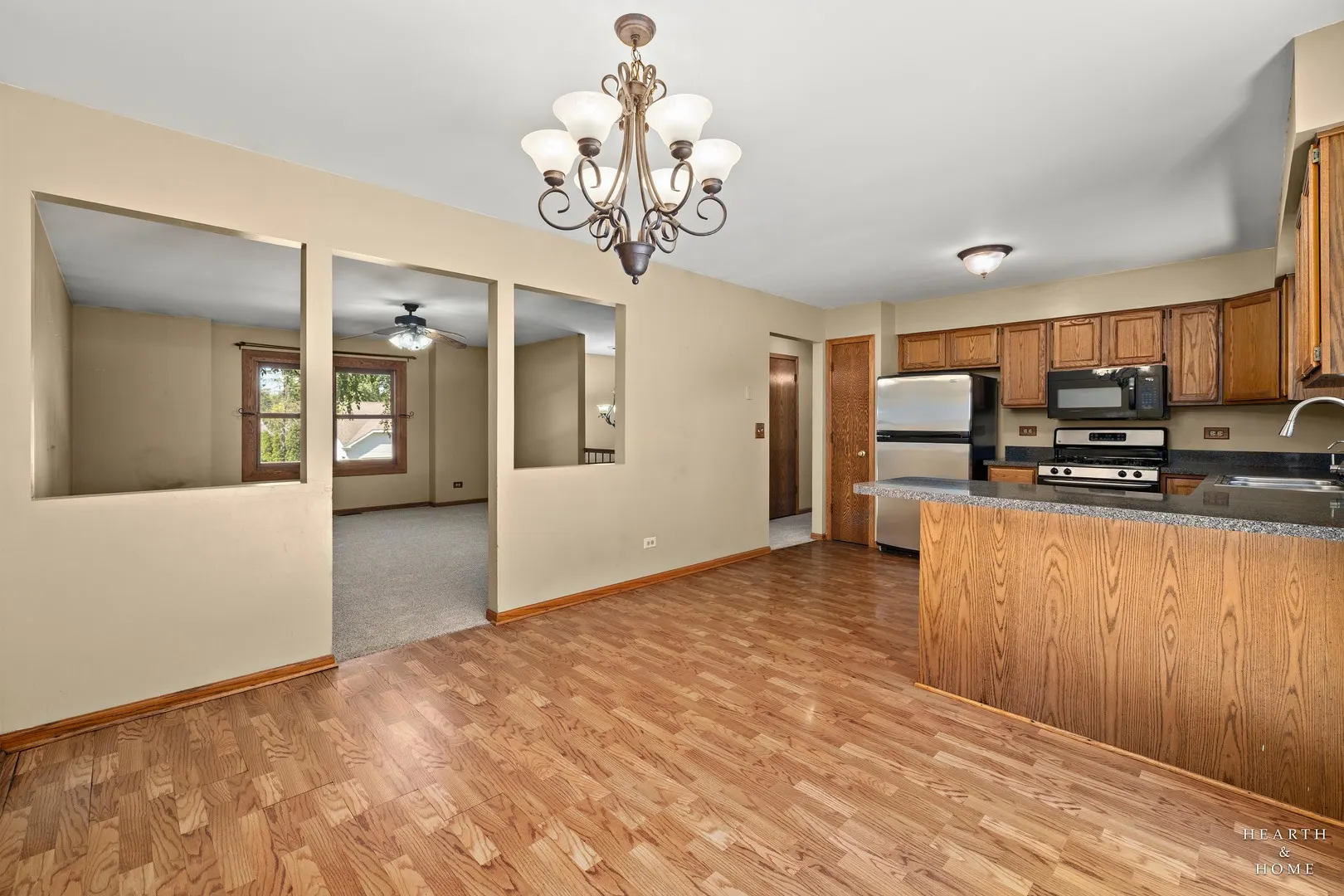 558 Barbary Lane IL