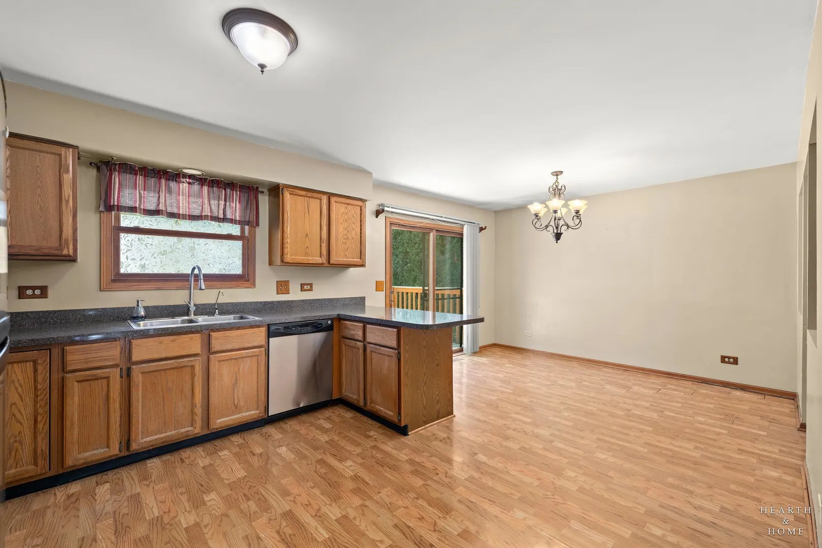 558 Barbary Lane IL
