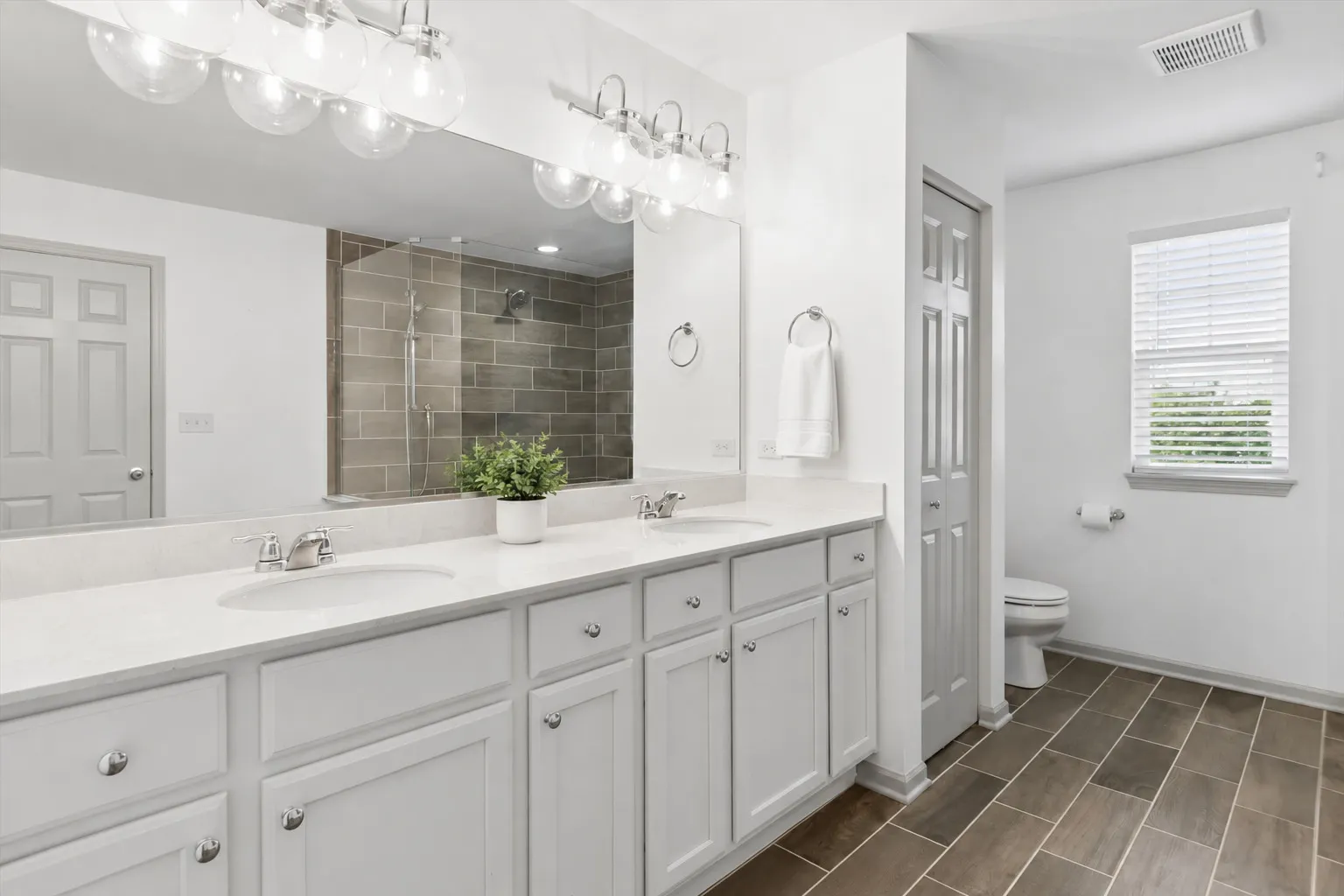 27W116 Redbud Lane IL