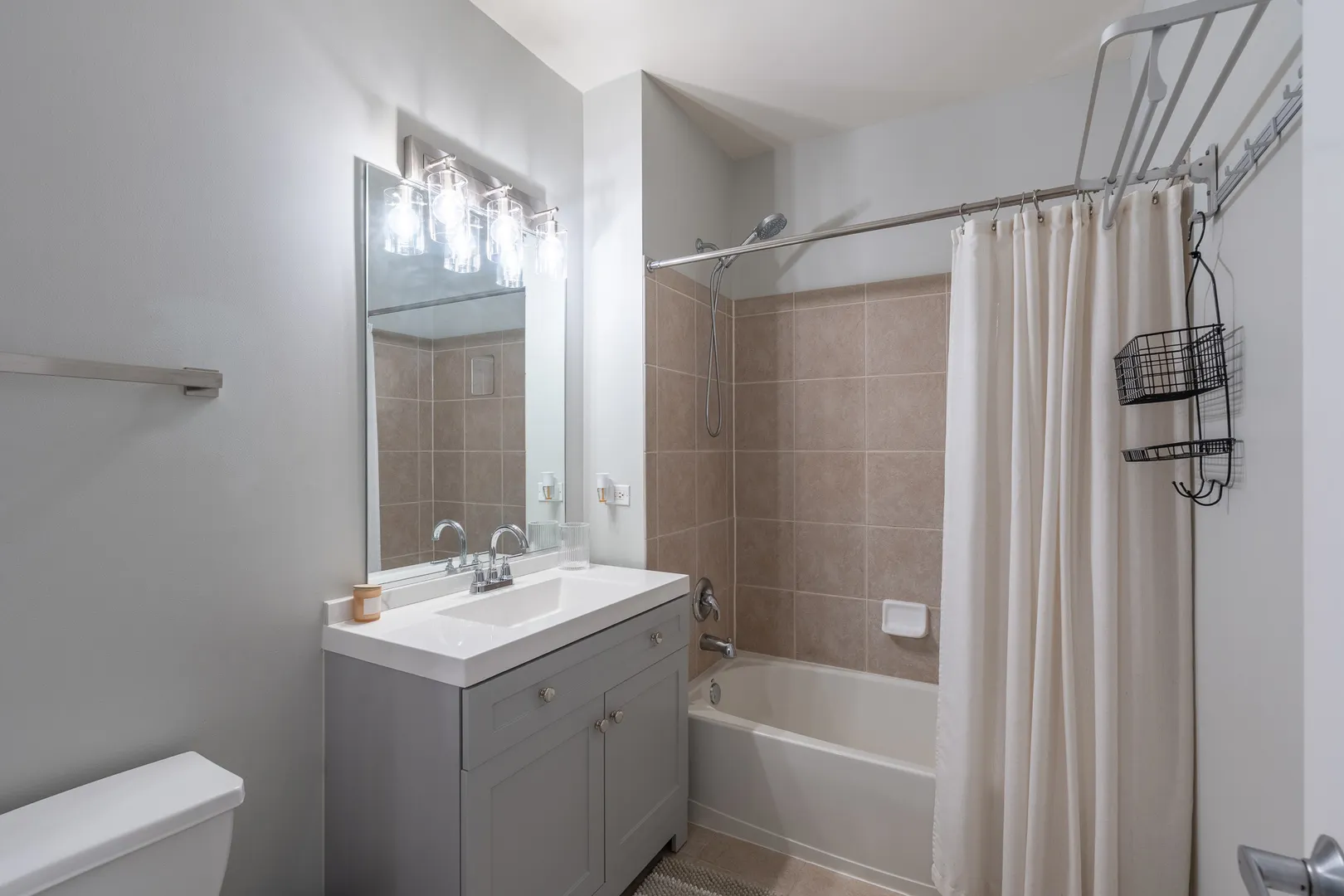 125 S Jefferson Street IL #2206