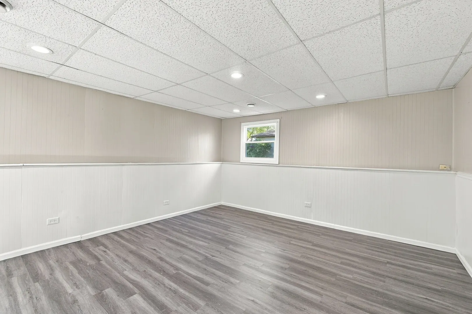 204 W Hawthorne Boulevard IL