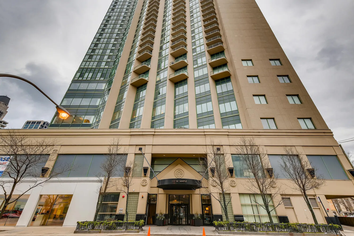 111 W Maple Street IL #2809