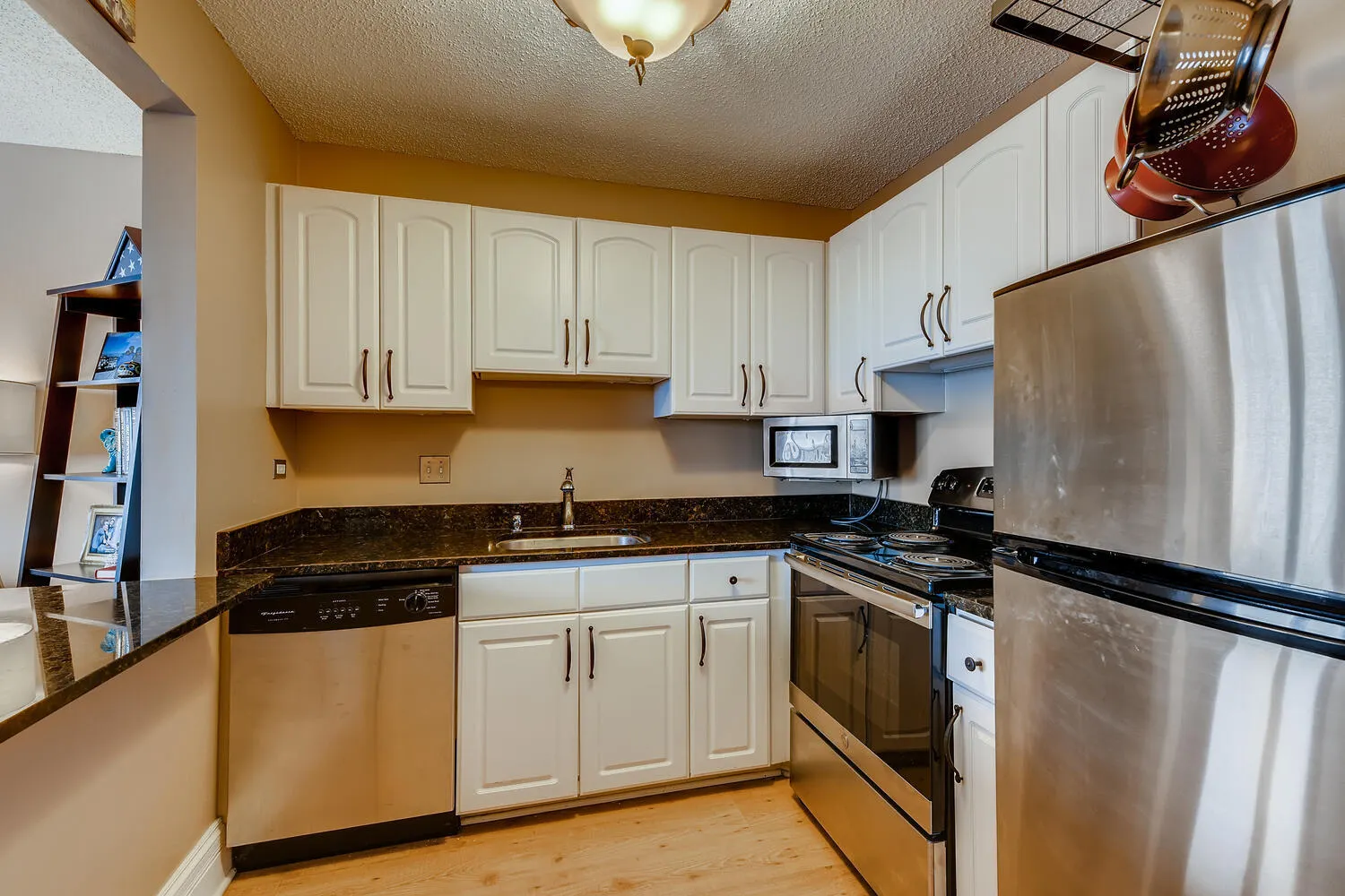 111 W Maple Street IL #2809