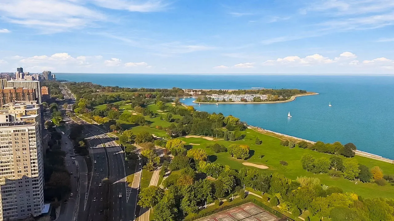 3660 N Lake Shore Drive IL #708