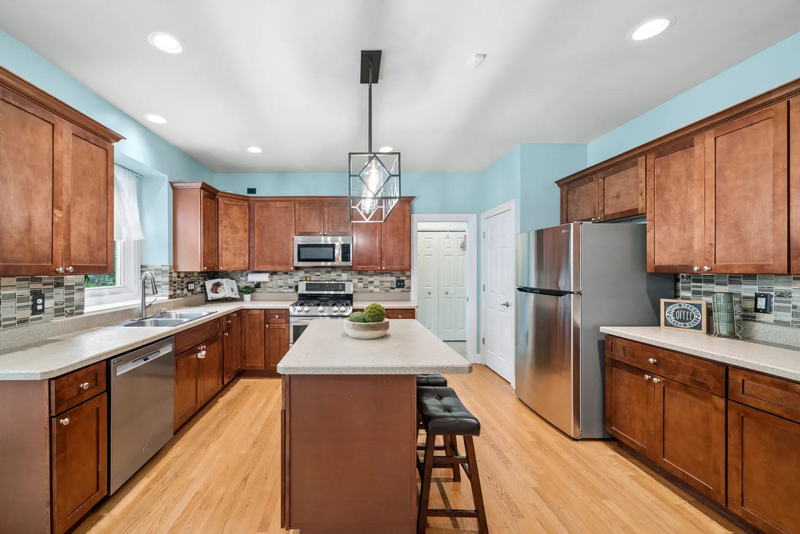 115 Pineridge Drive S IL