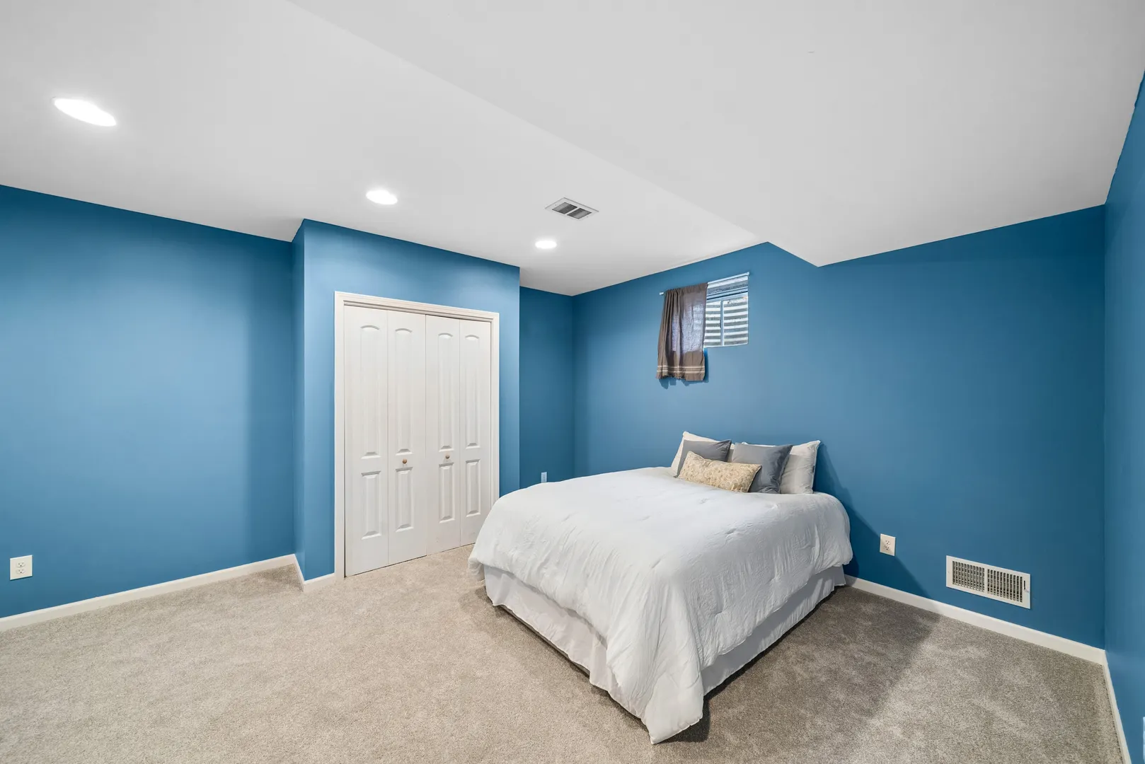 115 Pineridge Drive S IL