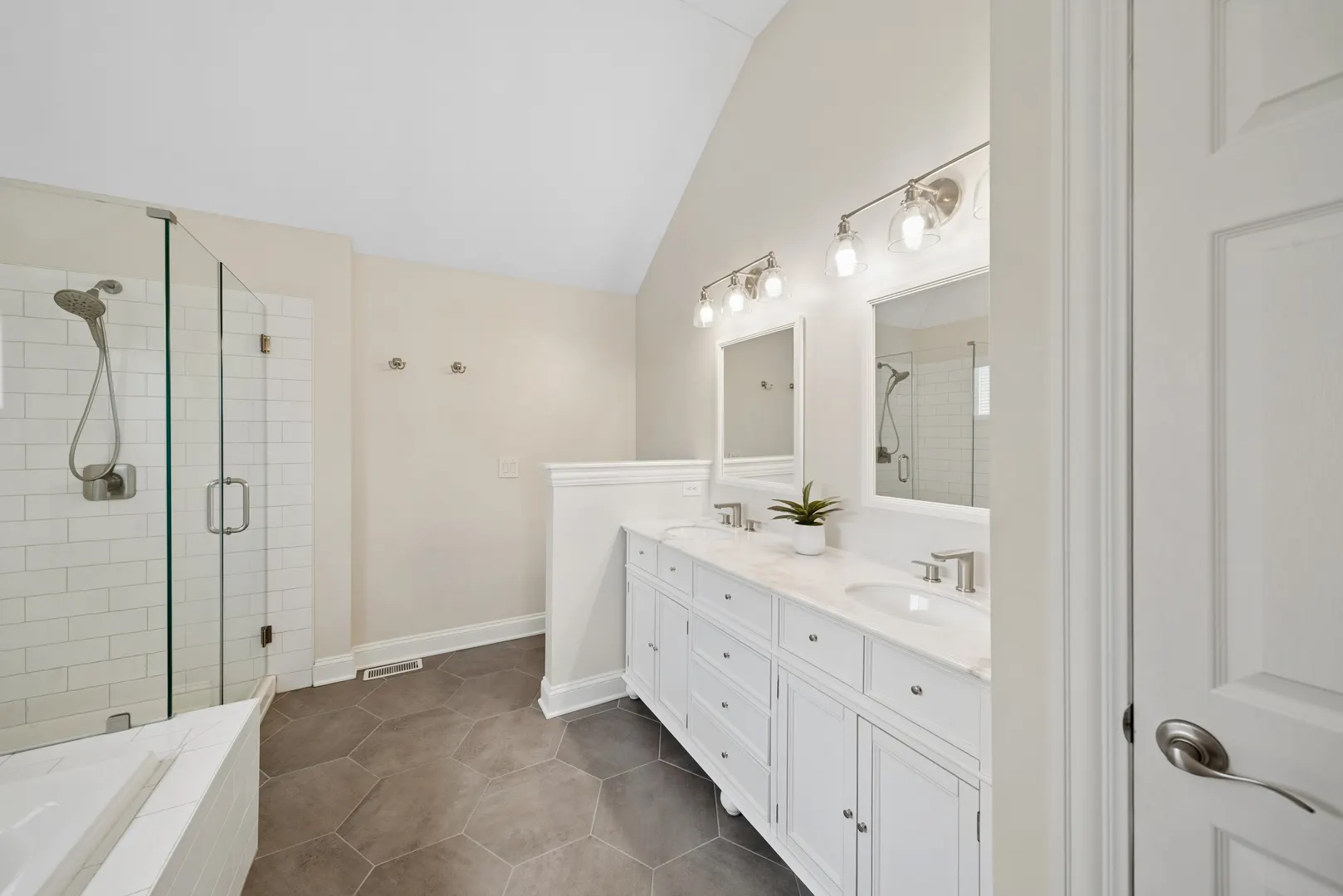 115 Pineridge Drive S IL