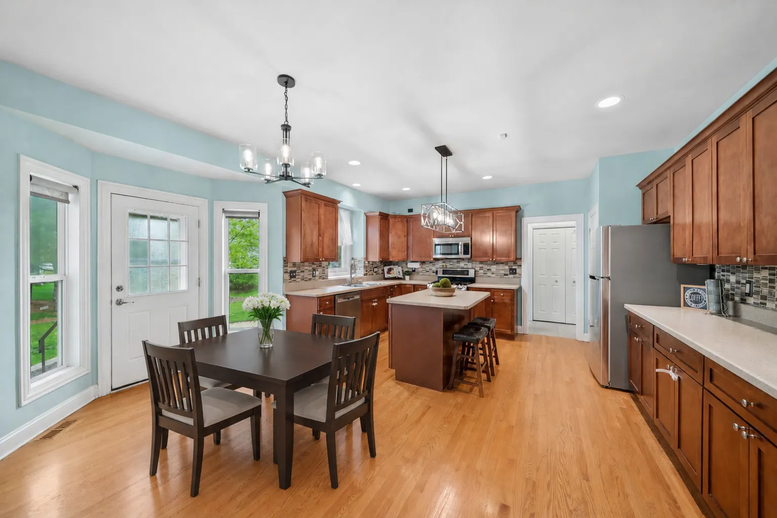 115 Pineridge Drive S IL