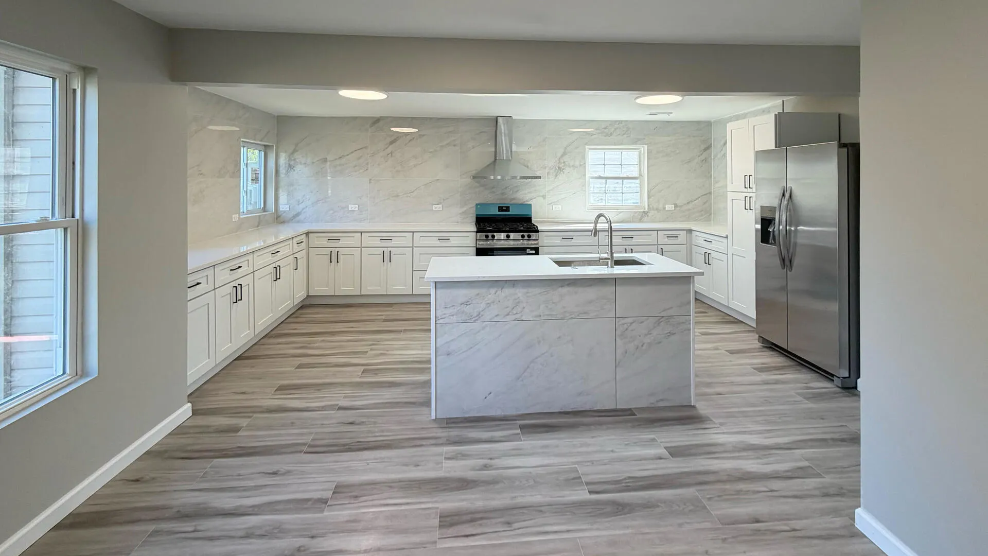 325 E E Lake Shore Drive IL