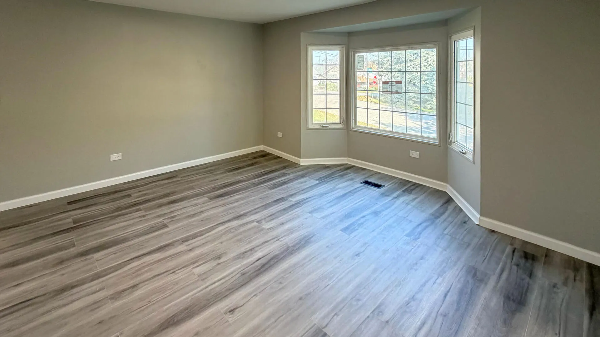 325 E E Lake Shore Drive IL