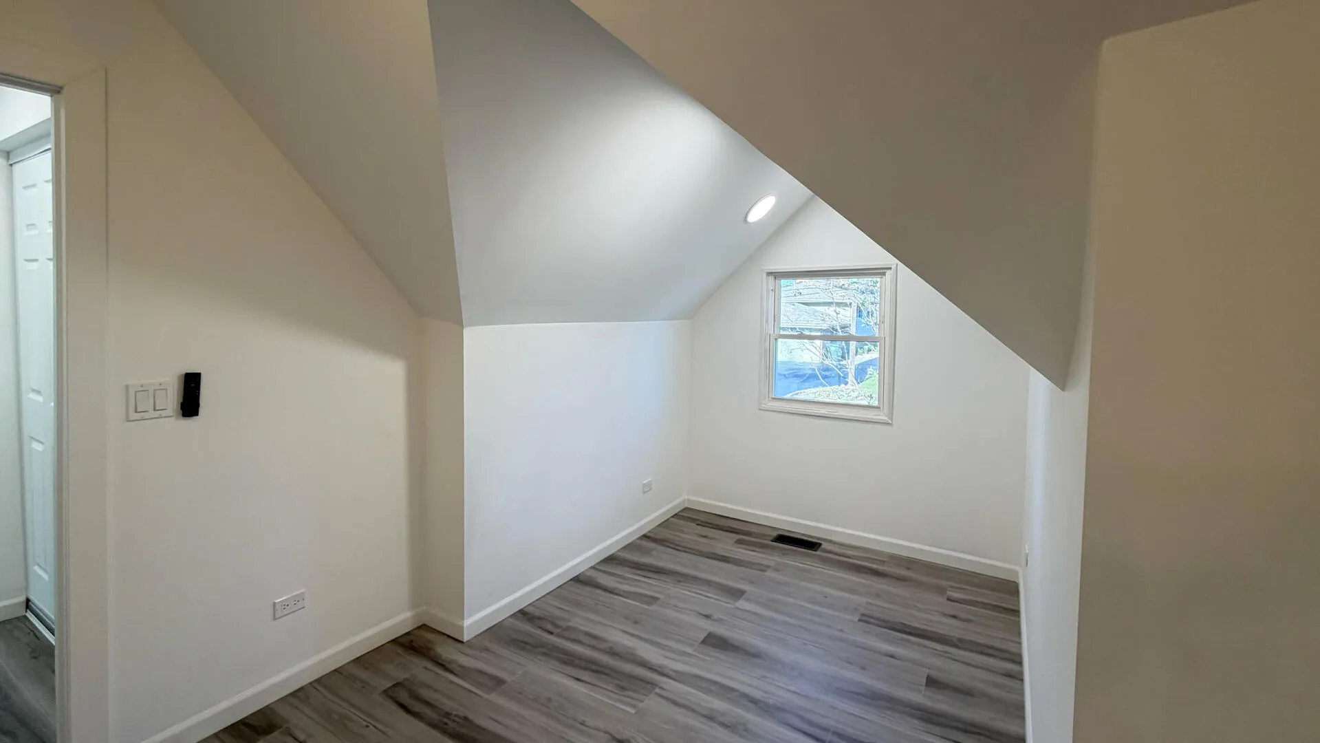 325 E E Lake Shore Drive IL