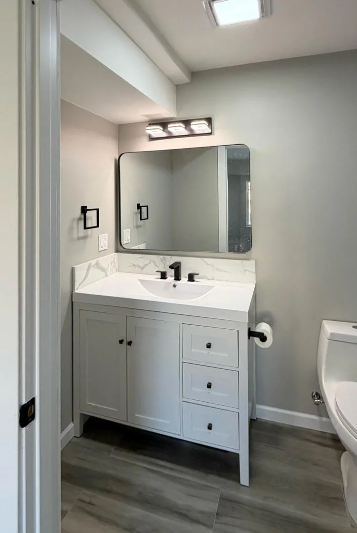 325 E E Lake Shore Drive IL