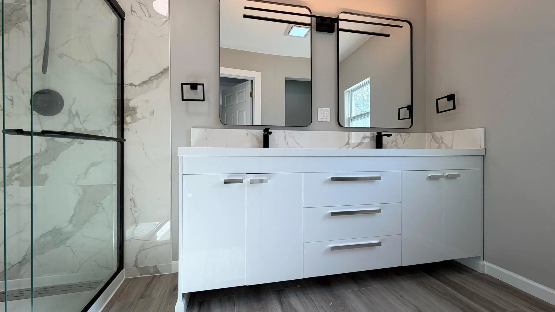 325 E E Lake Shore Drive IL