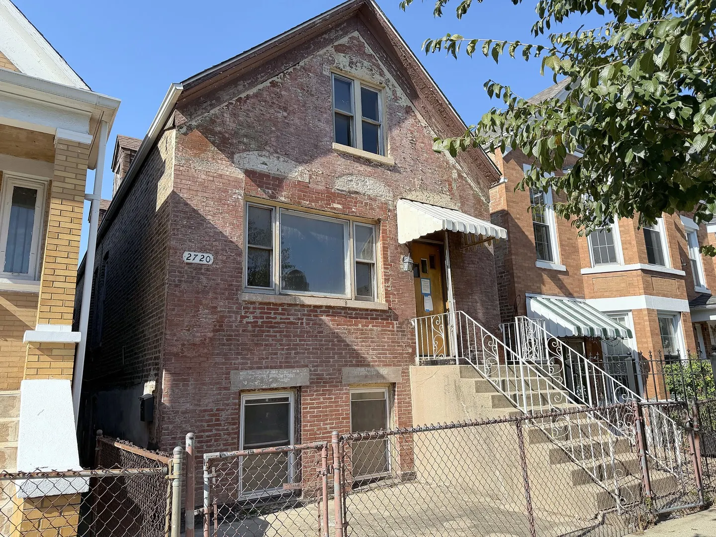 2720 S Saint Louis Avenue IL