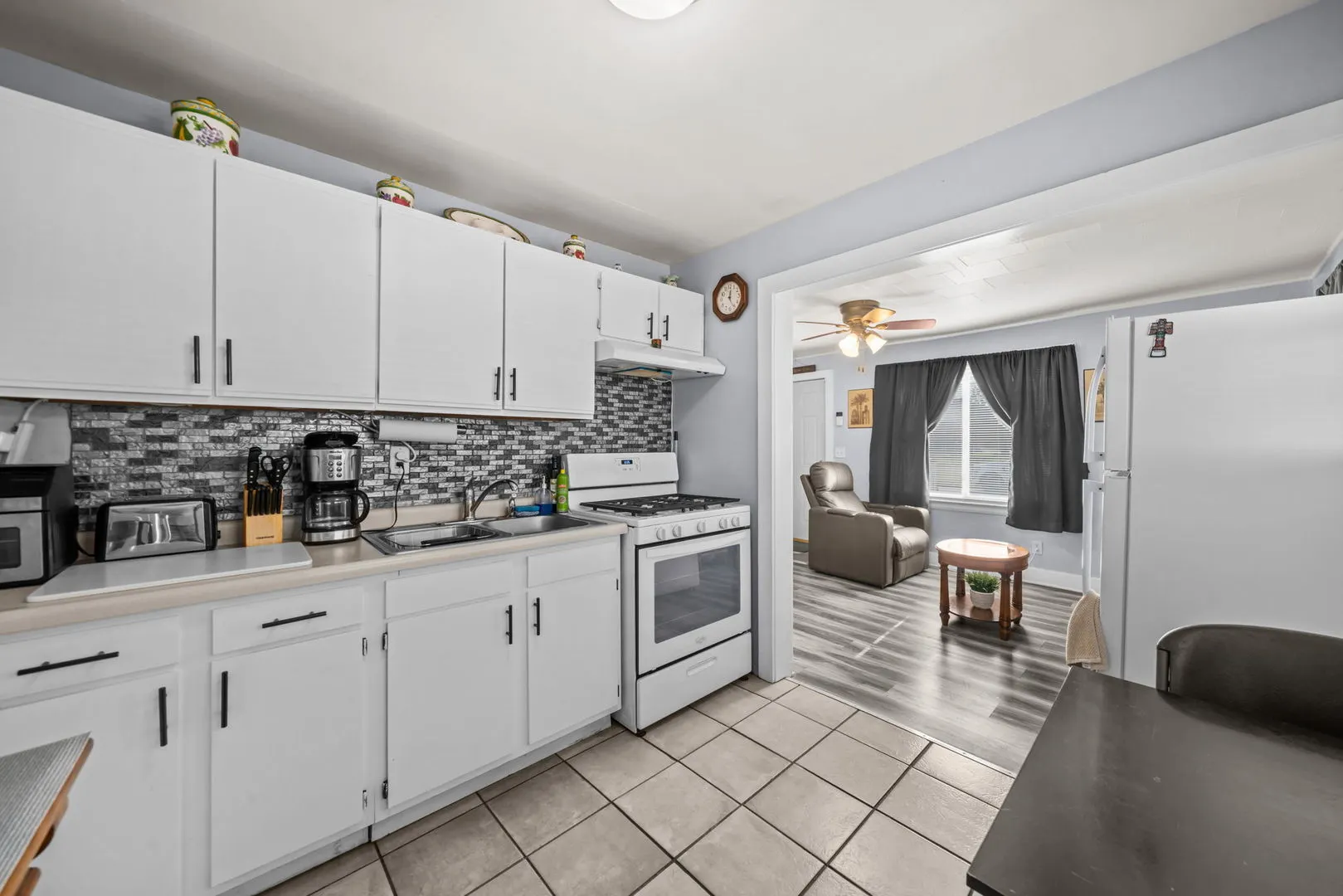 414 Old Harlem Road IL