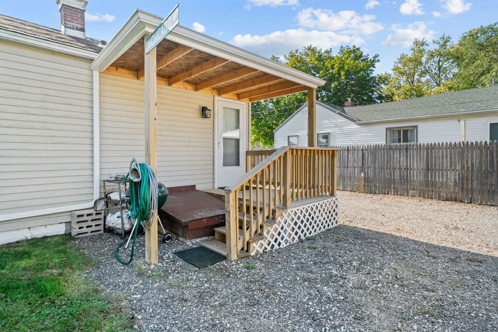 414 Old Harlem Road IL